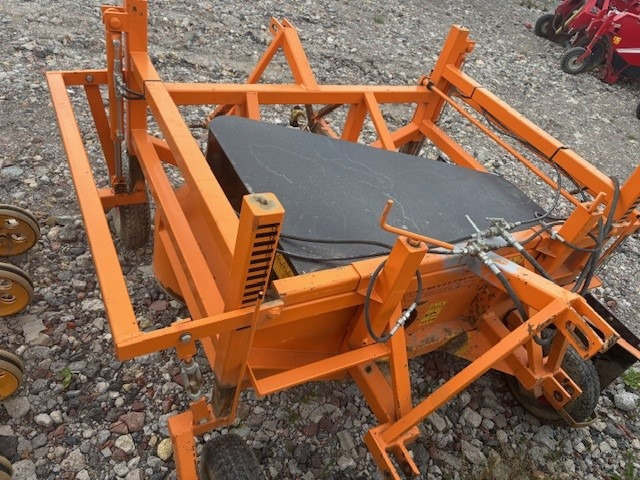 Keulmac ONION TOPPER - Уборочная машина для винограда: фото 1 Keulmac ONION TOPPER - Уборочная машина для винограда: фото 1