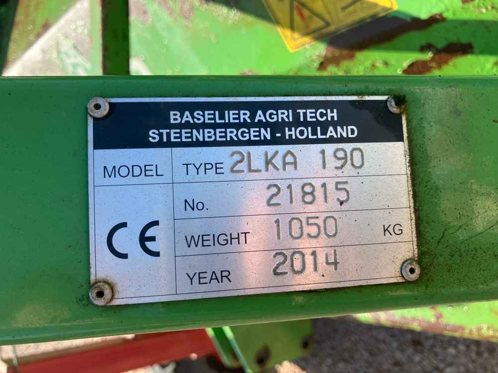 Baselier Baselier 2LKA190 2 Row Front Mounted Potato Topper - Комбайн: фото 2 Baselier Baselier 2LKA190 2 Row Front Mounted Potato Topper - Комбайн: фото 2