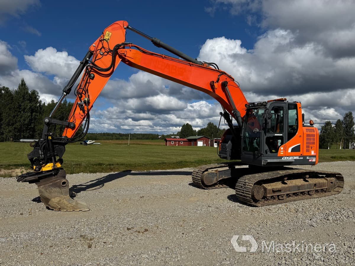 Grävmaskin Doosan DX235LCR-5 - Гусеничный экскаватор: фото 1 Grävmaskin Doosan DX235LCR-5 - Гусеничный экскаватор: фото 1