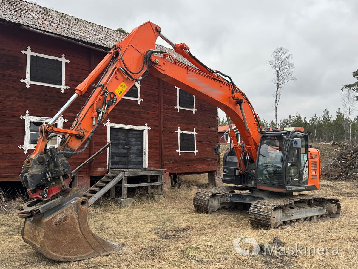 Grävmaskin Hitachi ZX225USLC-5B med redskap - Гусеничный экскаватор: фото 1 Grävmaskin Hitachi ZX225USLC-5B med redskap - Гусеничный экскаватор: фото 1