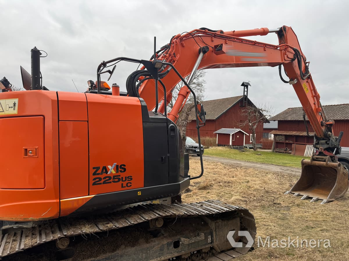 Grävmaskin Hitachi ZX225USLC-5B med redskap - Гусеничный экскаватор: фото 5 Grävmaskin Hitachi ZX225USLC-5B med redskap - Гусеничный экскаватор: фото 5