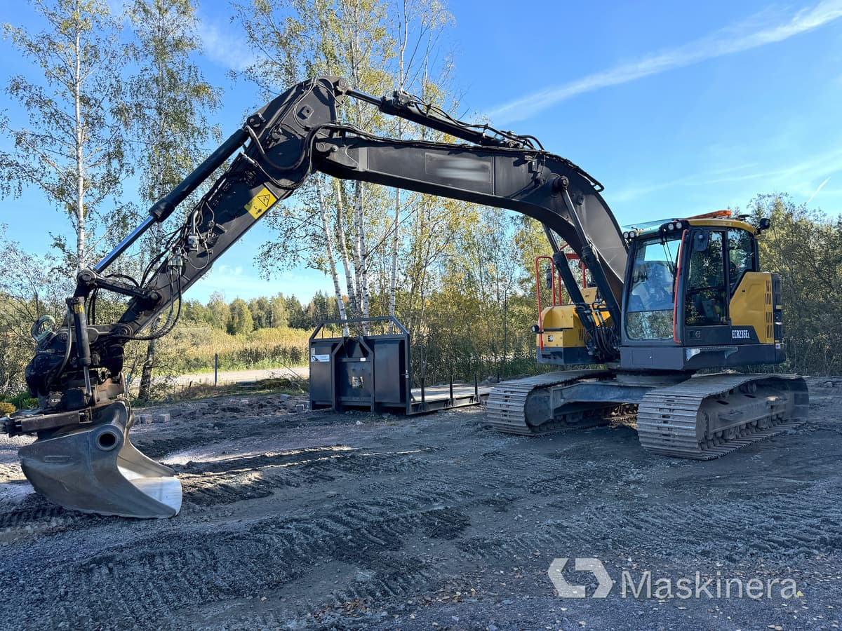 Grävmaskin Volvo ECR235EL - Гусеничный экскаватор: фото 1 Grävmaskin Volvo ECR235EL - Гусеничный экскаватор: фото 1