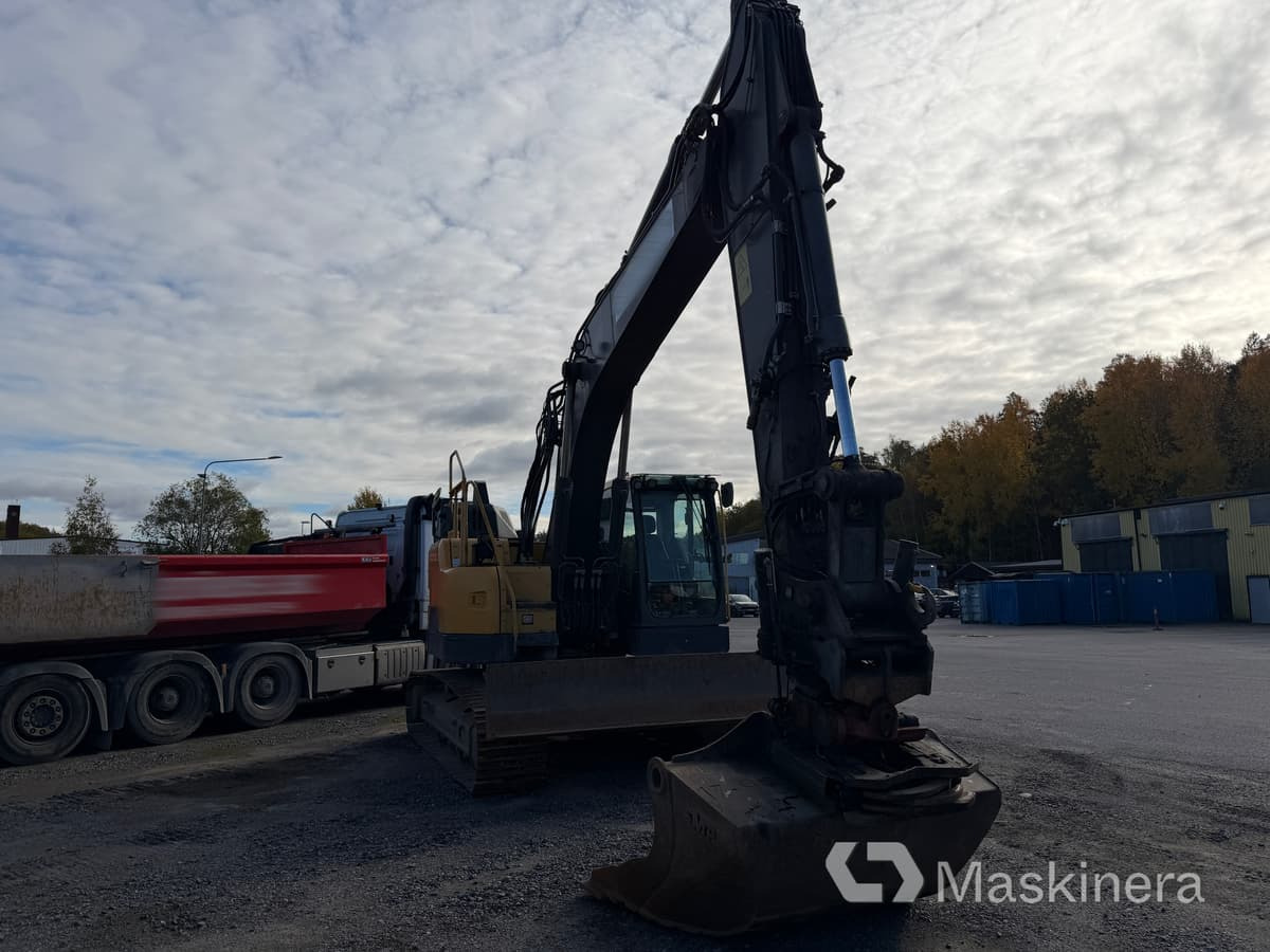Grävmaskin Vovlo ECR235EL - Гусеничный экскаватор: фото 2 Grävmaskin Vovlo ECR235EL - Гусеничный экскаватор: фото 2
