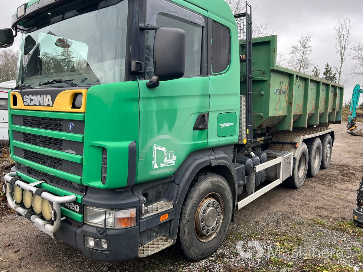 Lastväxlare Scania R124GB8X4 - Крюковой мультилифт: фото 3 Lastväxlare Scania R124GB8X4 - Крюковой мультилифт: фото 3