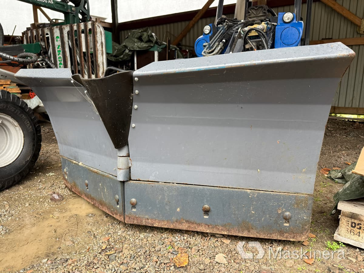 Siringe T1500 Vikplog Siringe 1,5m Avantfäste - Отвал для снега: фото 2 Siringe T1500 Vikplog Siringe 1,5m Avantfäste - Отвал для снега: фото 2