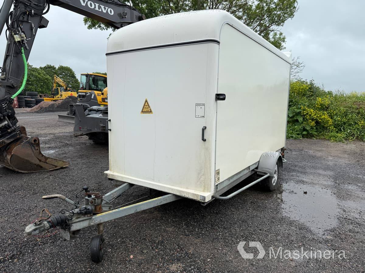 Skåpsläp Thule tgab Ce 100035R - Прицеп-фургон: фото 1 Skåpsläp Thule tgab Ce 100035R - Прицеп-фургон: фото 1