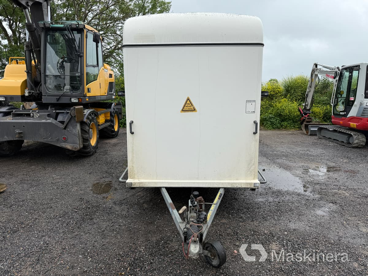Skåpsläp Thule tgab Ce 100035R - Прицеп-фургон: фото 2 Skåpsläp Thule tgab Ce 100035R - Прицеп-фургон: фото 2