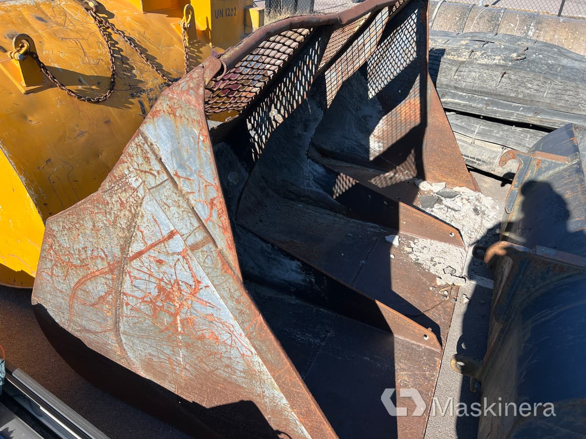 Skopa Stora-BM - Ковш для погрузчика: фото 1 Skopa Stora-BM - Ковш для погрузчика: фото 1
