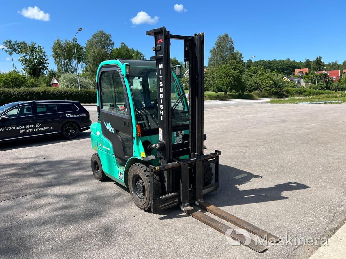 Truck Mitsubishi FD25N - Дизельный погрузчик: фото 3 Truck Mitsubishi FD25N - Дизельный погрузчик: фото 3