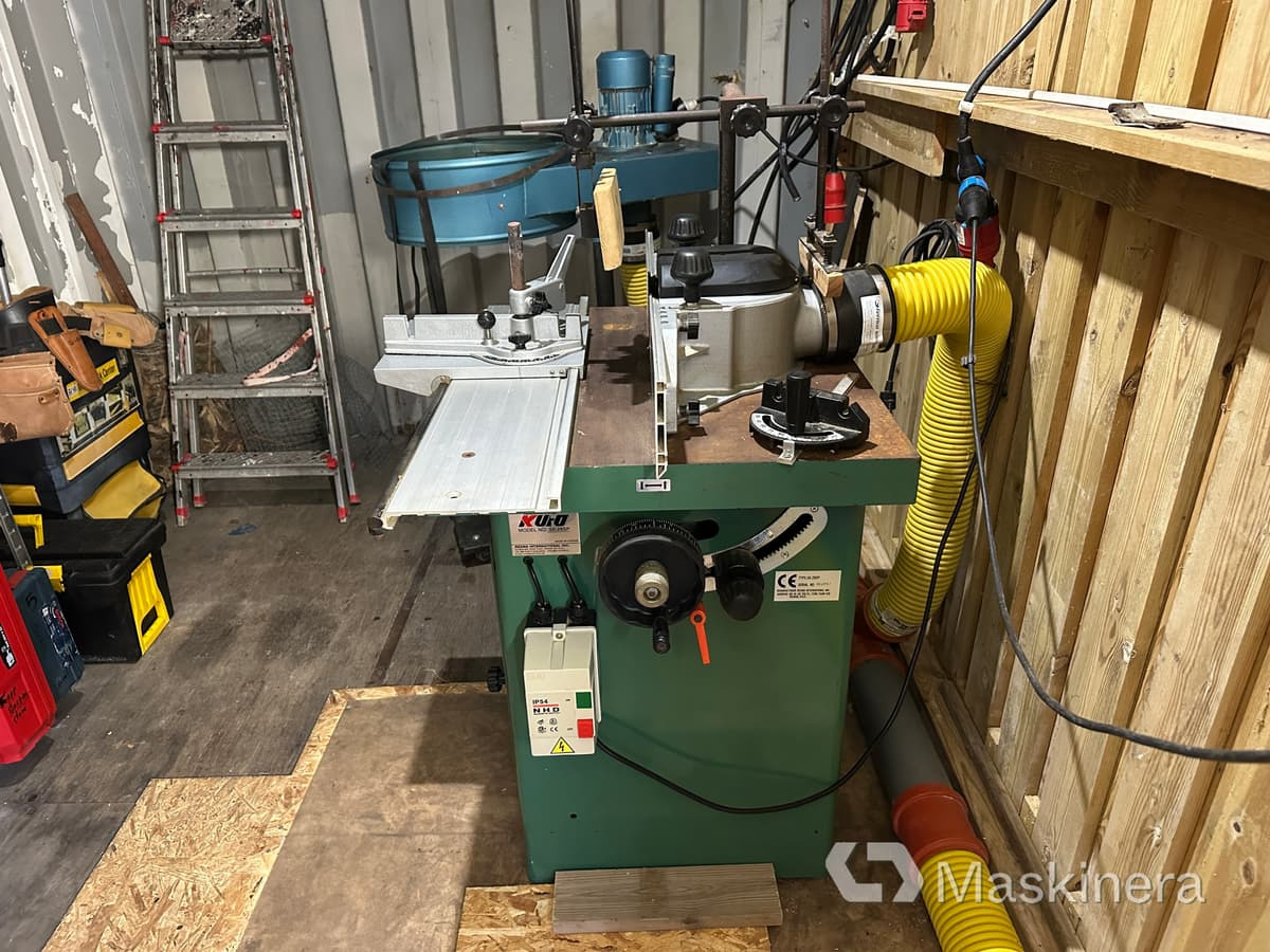 Vertikalfräs KUFO SK-28SP med LUNA spånsug - Деревообрабатывающий станок: фото 1 Vertikalfräs KUFO SK-28SP med LUNA spånsug - Деревообрабатывающий станок: фото 1