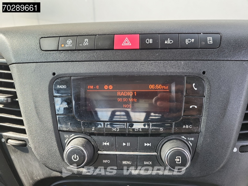 Малотоннажный бортовой грузовик Iveco Daily 35C16 3.0L Open Laadbak met Kist Dubbel Cabine Dubbellucht 3,5t Trekhaak Airco Cruise Euro6 Pritsche Pickup Open Box 2m3 Airco T: фото 18