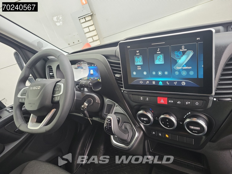 Фото интерьера 1: Новый Цельнометаллический фургон Iveco Daily 35C18 180PK Automaat Dubbellucht L4H2 ACC Navi Camera L3H2 16m3 Airco