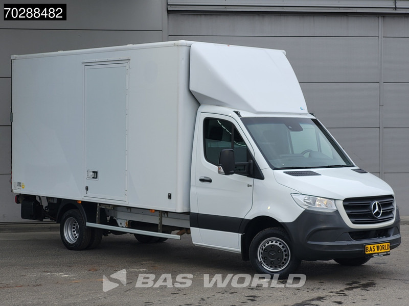 Mercedes-Benz Sprinter 516 CDI Laadklep Zijdeur Dubbellucht Bakwagen Airco Cruise MBUX CarPlay Euro6 Meubelbak Koffer 22m3 Airco Cruise control - Фургон с закрытым кузовом: фото 5 Mercedes-Benz Sprinter 516 CDI Laadklep Zijdeur Dubbellucht Bakwagen Airco Cruise MBUX CarPlay Euro6 Meubelbak Koffer 22m3 Airco Cruise control - Фургон с закрытым кузовом: фото 5