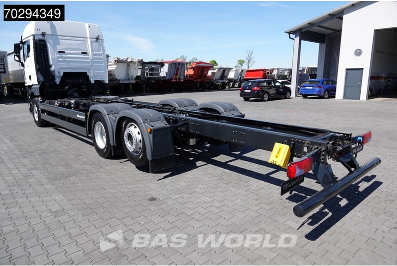 MAN TGX 26.520 TGX 6X2 Lift-Steering Axle Euro 6 - Грузовик-шасси: фото 2 MAN TGX 26.520 TGX 6X2 Lift-Steering Axle Euro 6 - Грузовик-шасси: фото 2