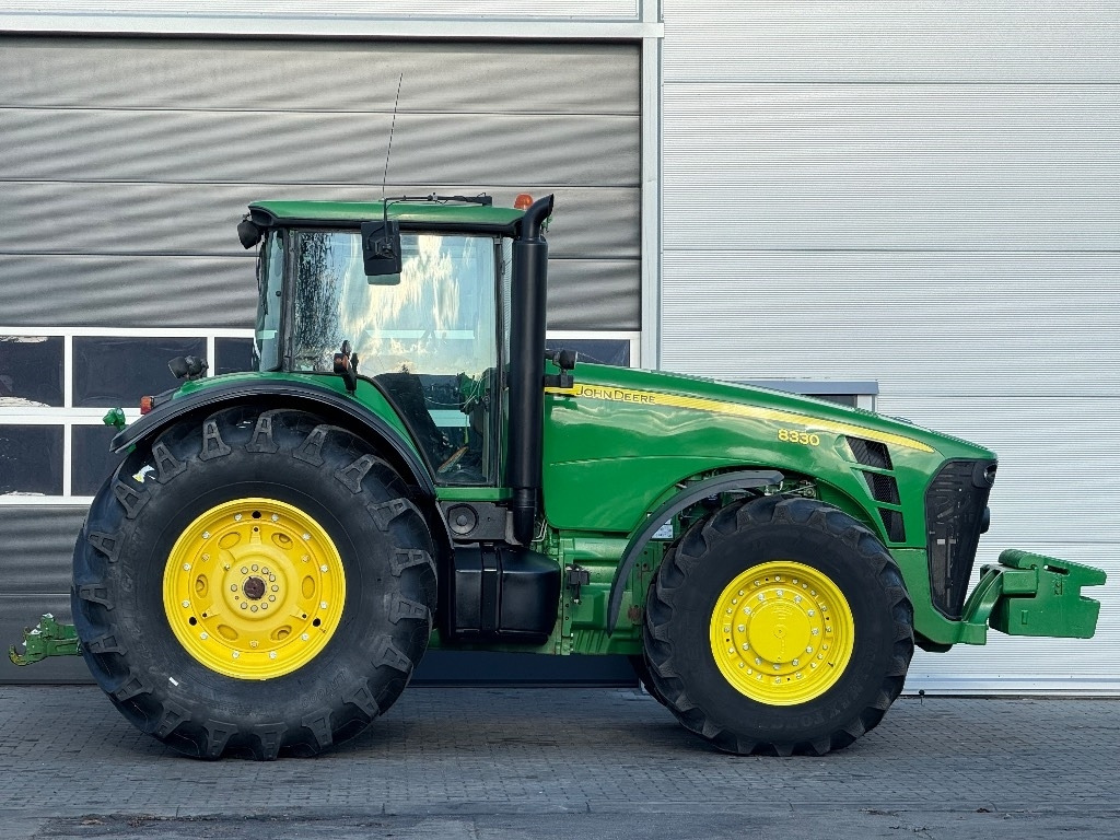 John Deere 8330 AutoPower - Трактор: фото 4 John Deere 8330 AutoPower - Трактор: фото 4