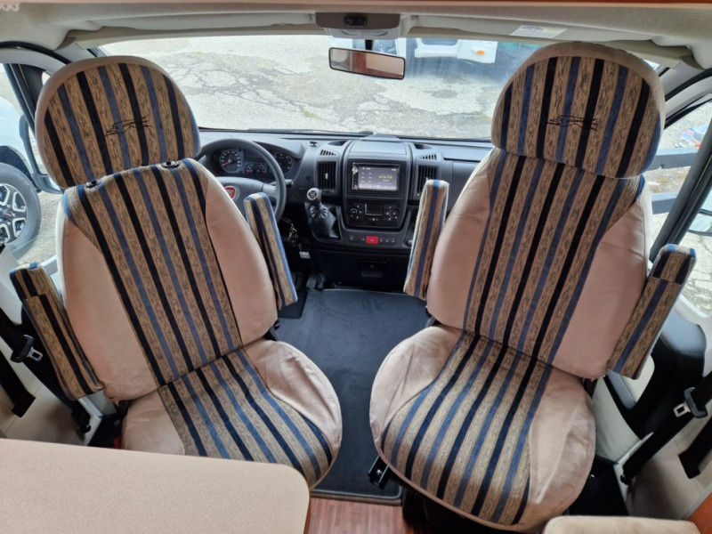 Laika X 710 - Альковный автодом: фото 5 Laika X 710 - Альковный автодом: фото 5