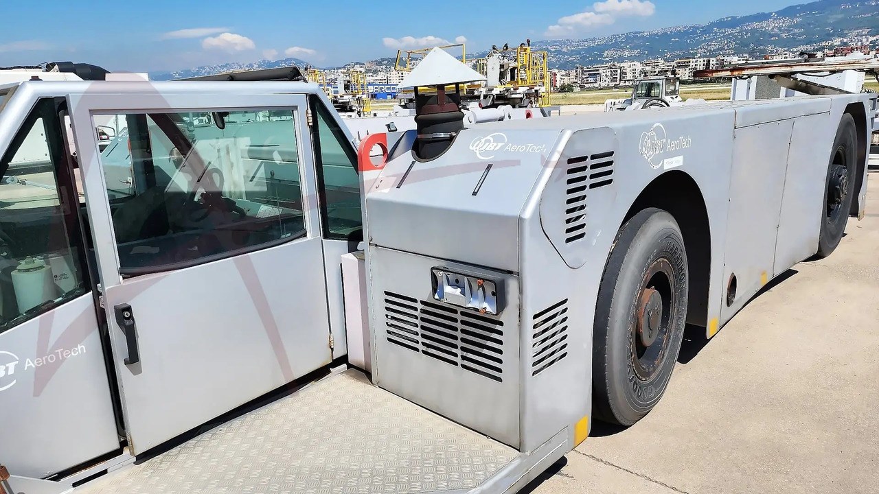 JBT AEROTECH EXPEDITER 400 - Аэродромный тягач: фото 2 JBT AEROTECH EXPEDITER 400 - Аэродромный тягач: фото 2