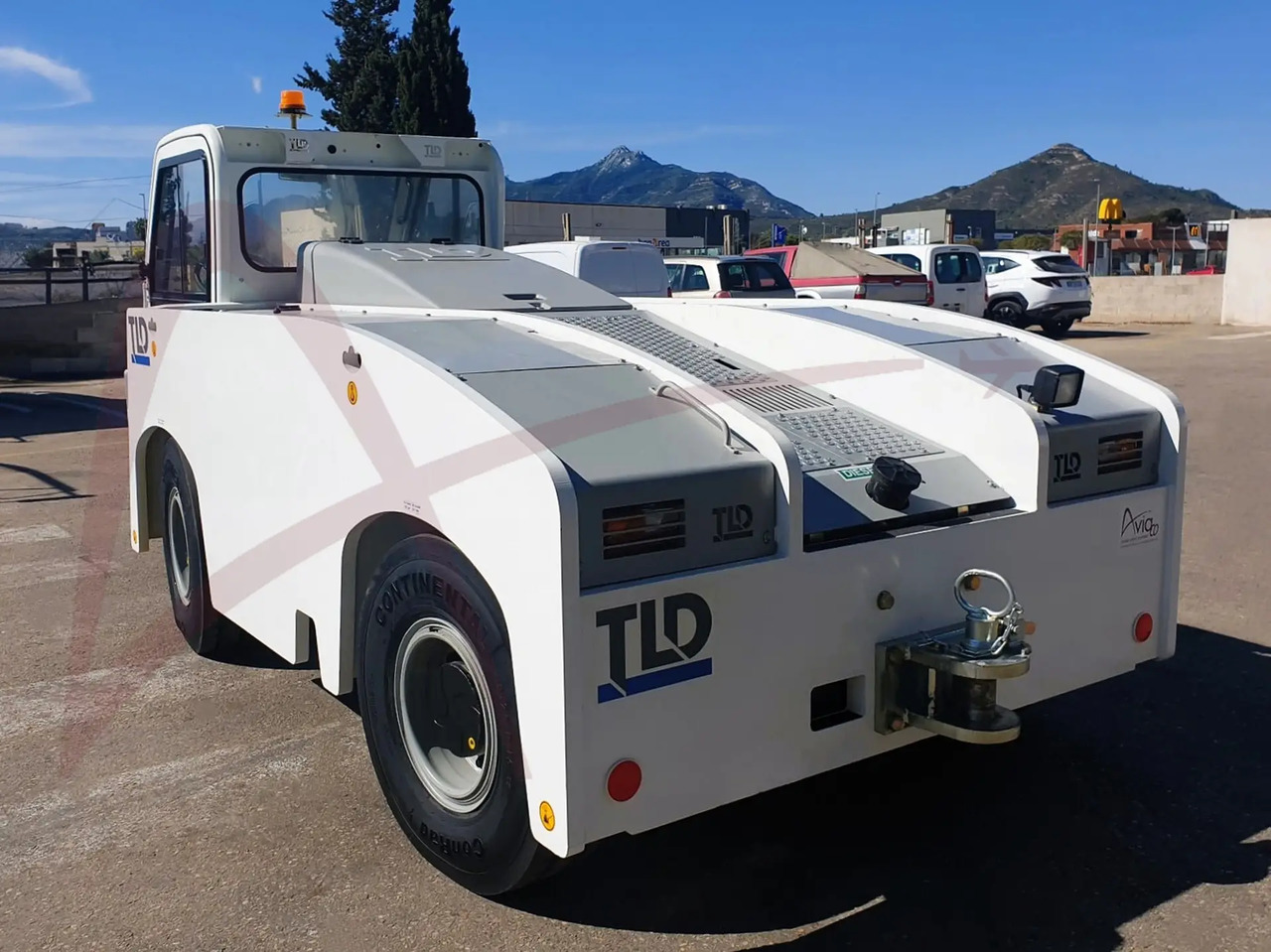 TLD TMX-150/12 - Аэродромный тягач: фото 3 TLD TMX-150/12 - Аэродромный тягач: фото 3