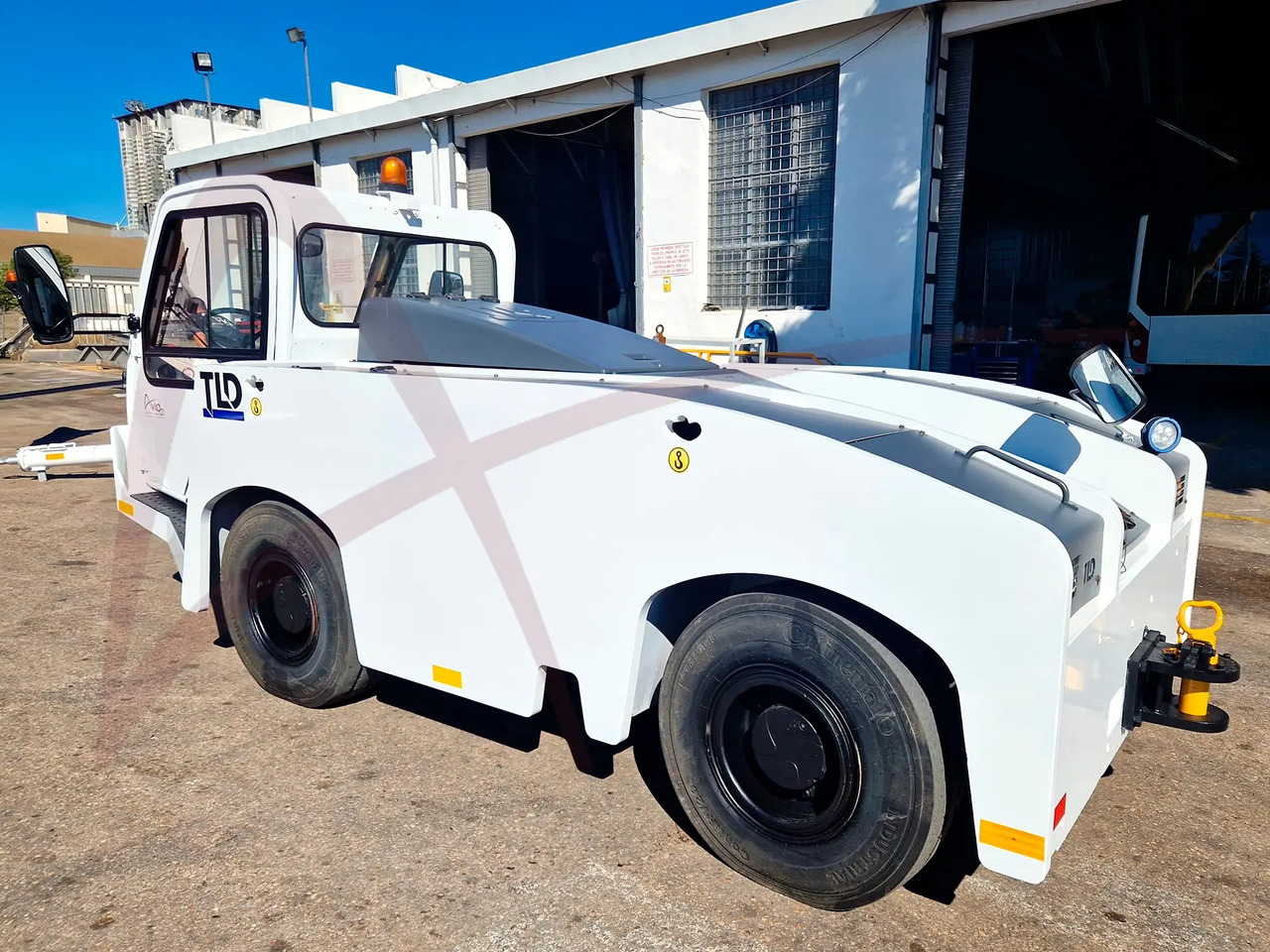 TLD TMX-150/15 - Аэродромный тягач: фото 2 TLD TMX-150/15 - Аэродромный тягач: фото 2