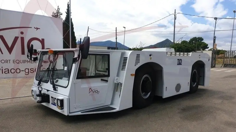 TLD TMX-450 - Аэродромный тягач: фото 2 TLD TMX-450 - Аэродромный тягач: фото 2