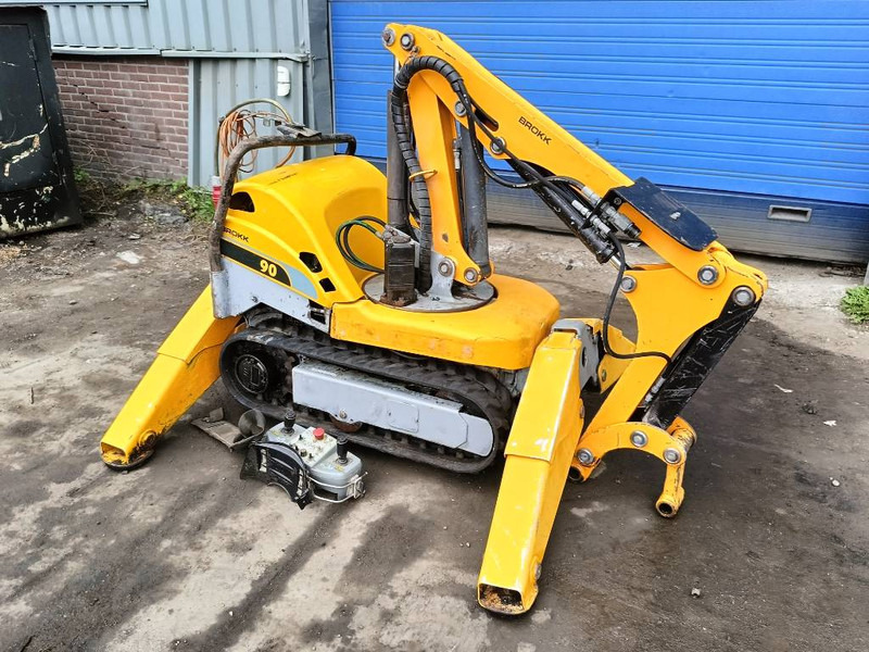 Brokk 90 husqvarna robot remote excavator digger - Гусеничный экскаватор: фото 1 Brokk 90 husqvarna robot remote excavator digger - Гусеничный экскаватор: фото 1