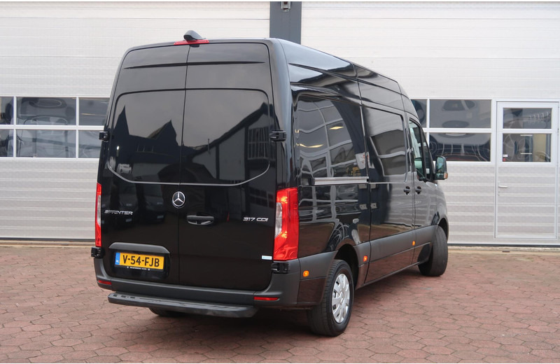 Mercedes-Benz Sprinter 317 CDI L2H2 AUT/ CAMERA/ MBUX/ CRUISE/ AIRCO - Цельнометаллический фургон: фото 4 Mercedes-Benz Sprinter 317 CDI L2H2 AUT/ CAMERA/ MBUX/ CRUISE/ AIRCO - Цельнометаллический фургон: фото 4