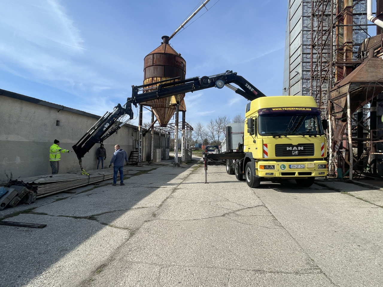 MAN F2000 413 6x2 Manual CRANE Hiab 330+jib 90 21m - Тягач: фото 2 MAN F2000 413 6x2 Manual CRANE Hiab 330+jib 90 21m - Тягач: фото 2