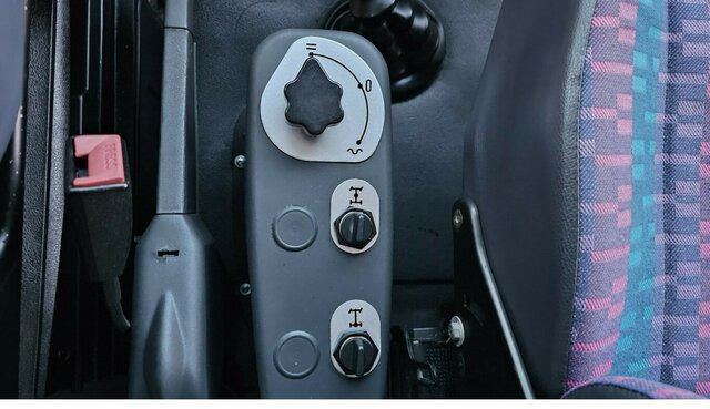 MERCEDES-BENZ 814 DA T2 Vario 4x4 Allrad... - Кастенваген: фото 5 MERCEDES-BENZ 814 DA T2 Vario 4x4 Allrad... - Кастенваген: фото 5