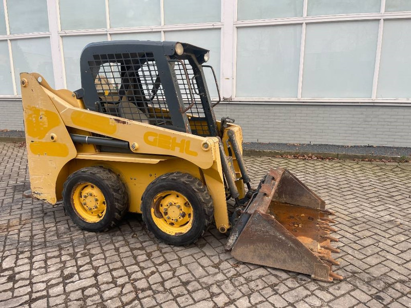 Мини-погрузчик с бортовым поворотом Gehl 3840 E     2015: фото 6