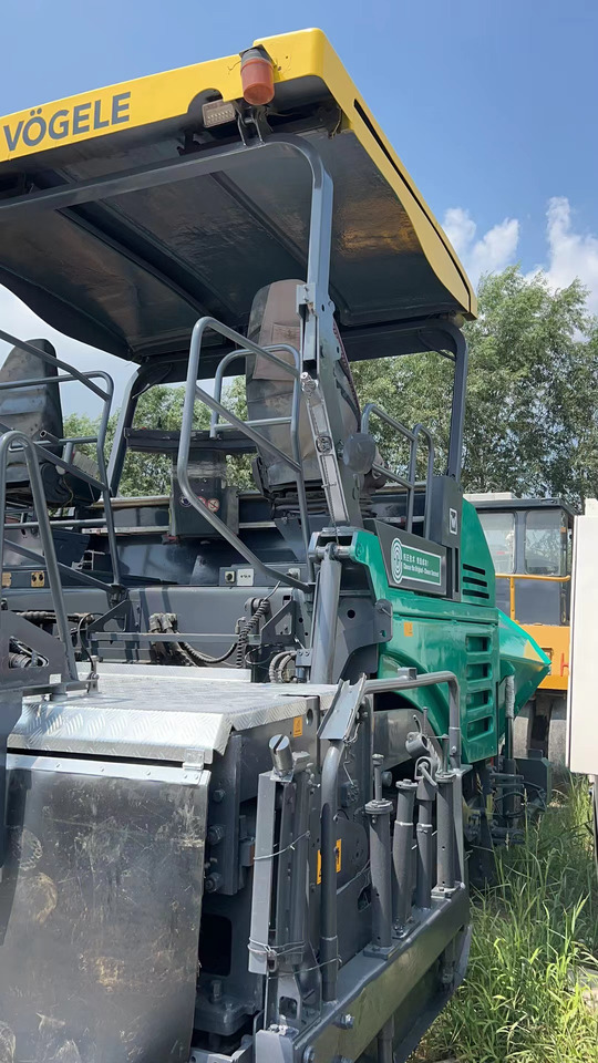 VOGELE S1880-3L Used paver laying machine 10m concrete road asphalt paver - Асфальтоукладчик: фото 4 VOGELE S1880-3L Used paver laying machine 10m concrete road asphalt paver - Асфальтоукладчик: фото 4