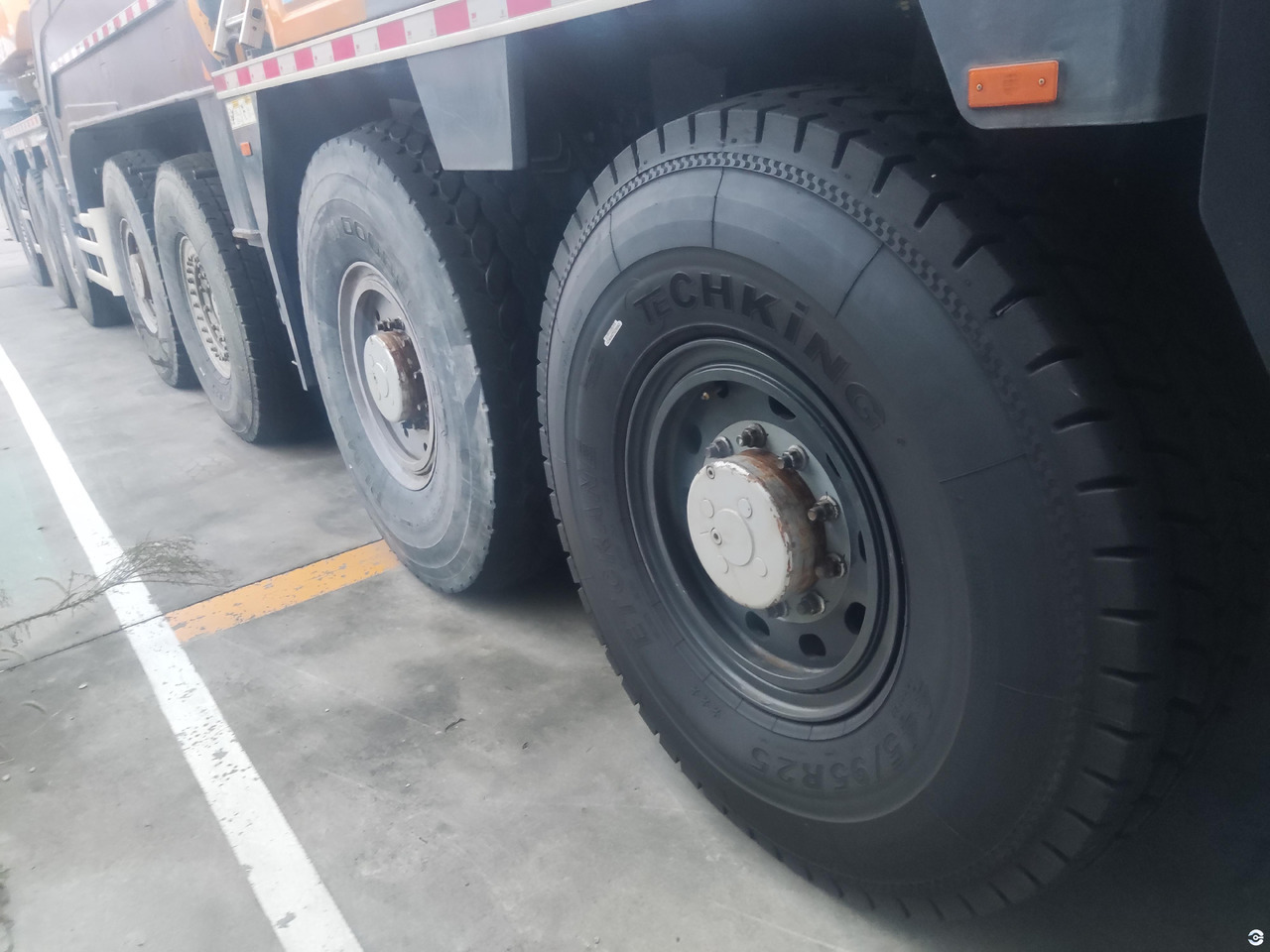 XCMG 2022 used 500ton all terrain crane truck price - Вседорожный кран: фото 2 XCMG 2022 used 500ton all terrain crane truck price - Вседорожный кран: фото 2