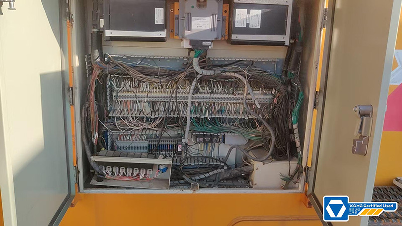 XCMG 500 tons 2016 XGC500 used lift machine crane with crawler for sale - Гусеничный кран: фото 4 XCMG 500 tons 2016 XGC500 used lift machine crane with crawler for sale - Гусеничный кран: фото 4