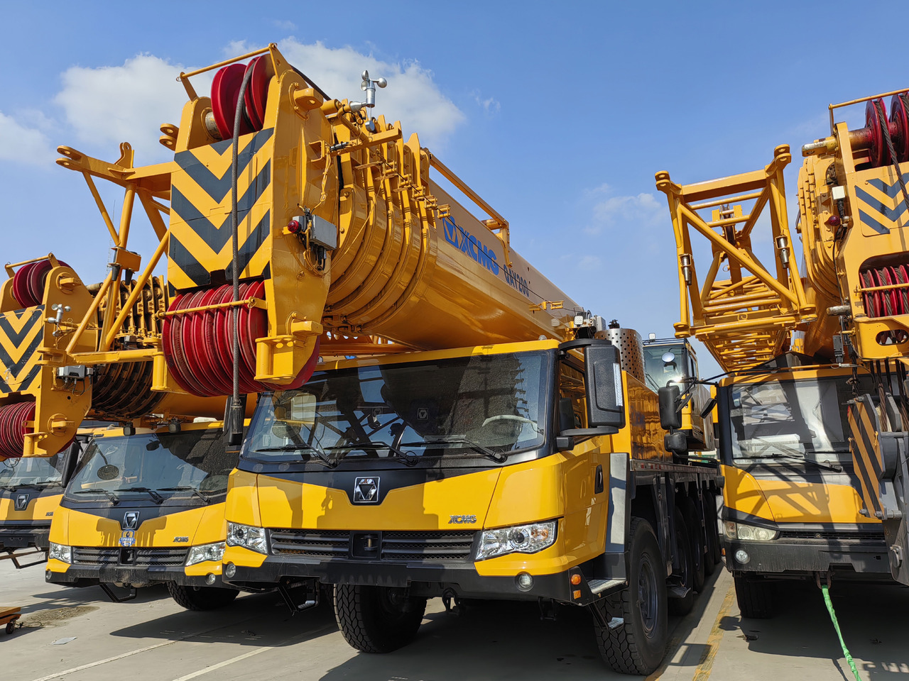 XCMG Factory Second Hand Mobile Truck Crane QAY200 200 Ton All Terrain Cranes In Good Condition - Вседорожный кран: фото 2 XCMG Factory Second Hand Mobile Truck Crane QAY200 200 Ton All Terrain Cranes In Good Condition - Вседорожный кран: фото 2