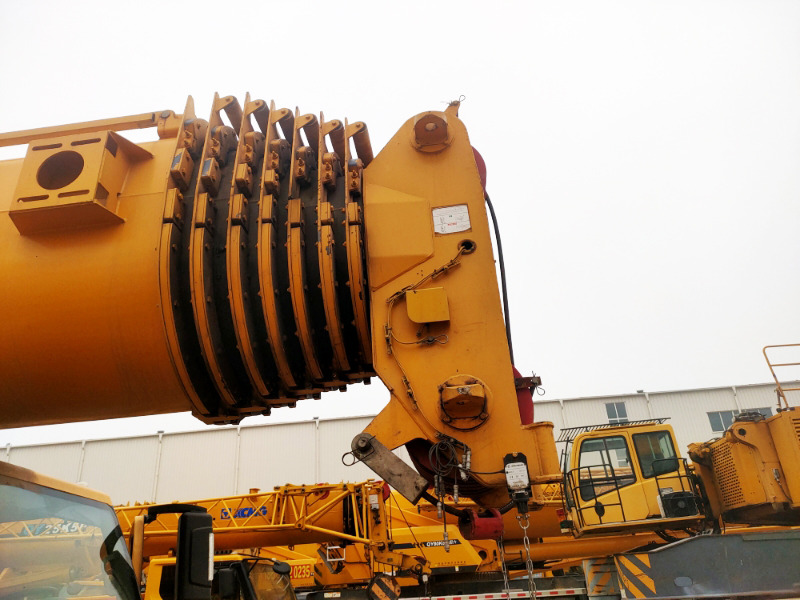 XCMG Official 130t Second Hand All Terrain Mobile Crane XCA130L8C Hydraulic Arm Crane Price List - Вседорожный кран: фото 5 XCMG Official 130t Second Hand All Terrain Mobile Crane XCA130L8C Hydraulic Arm Crane Price List - Вседорожный кран: фото 5