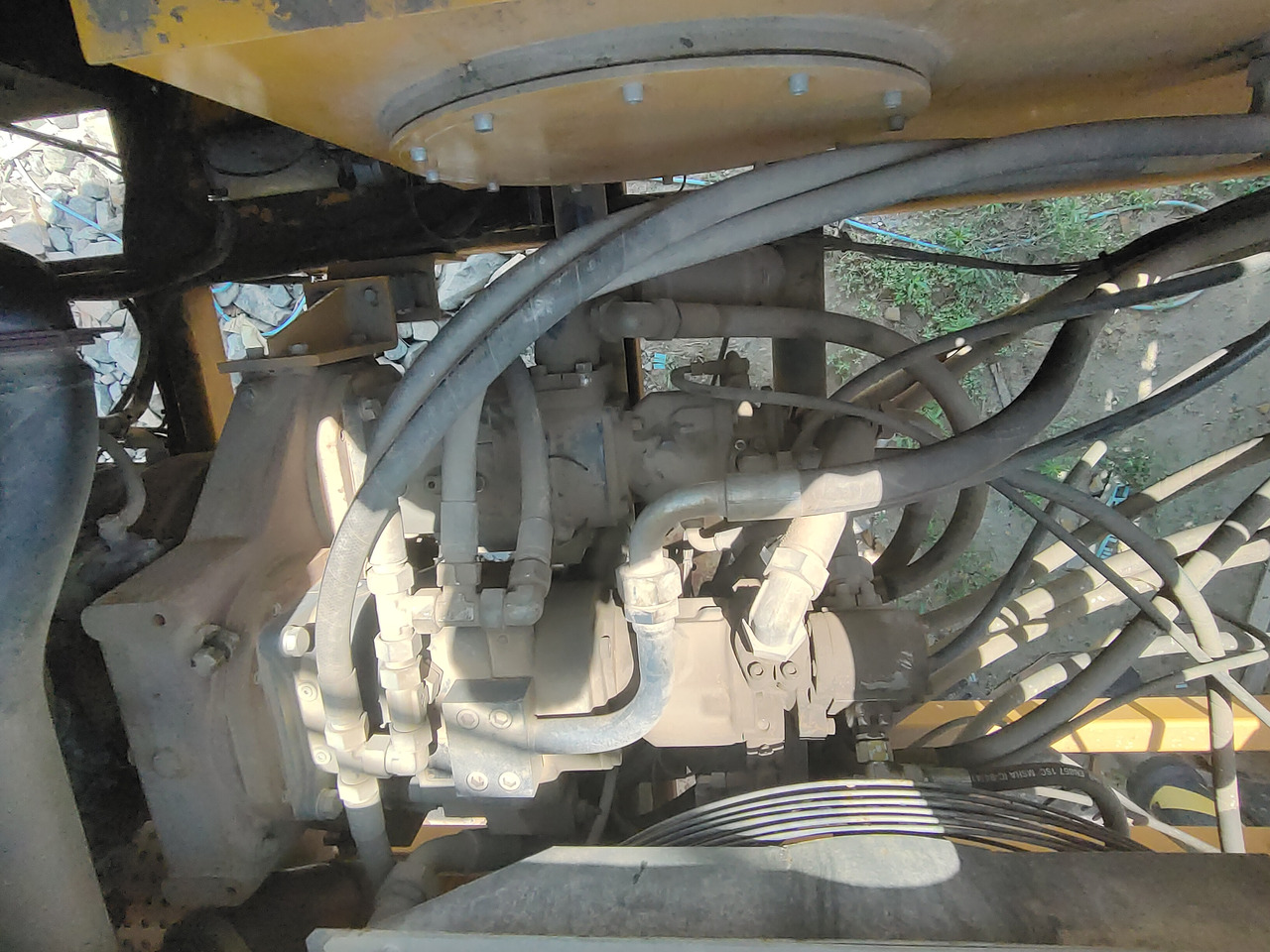Гусеничный кран XCMG Official Hydraulic Lifting Crawler Crane XGC650 650 Used Mobile Crane Price For Sale: фото 8