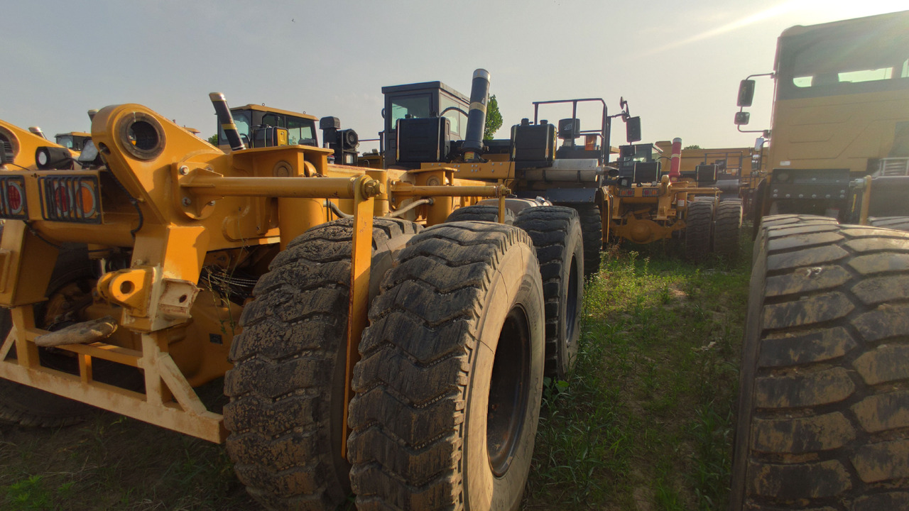 XCMG Official Second Hand 70 Ton 6x4 Dump Truck XDM80 China Tipper Trucks For Sale - Внедорожный самосвал: фото 4 XCMG Official Second Hand 70 Ton 6x4 Dump Truck XDM80 China Tipper Trucks For Sale - Внедорожный самосвал: фото 4