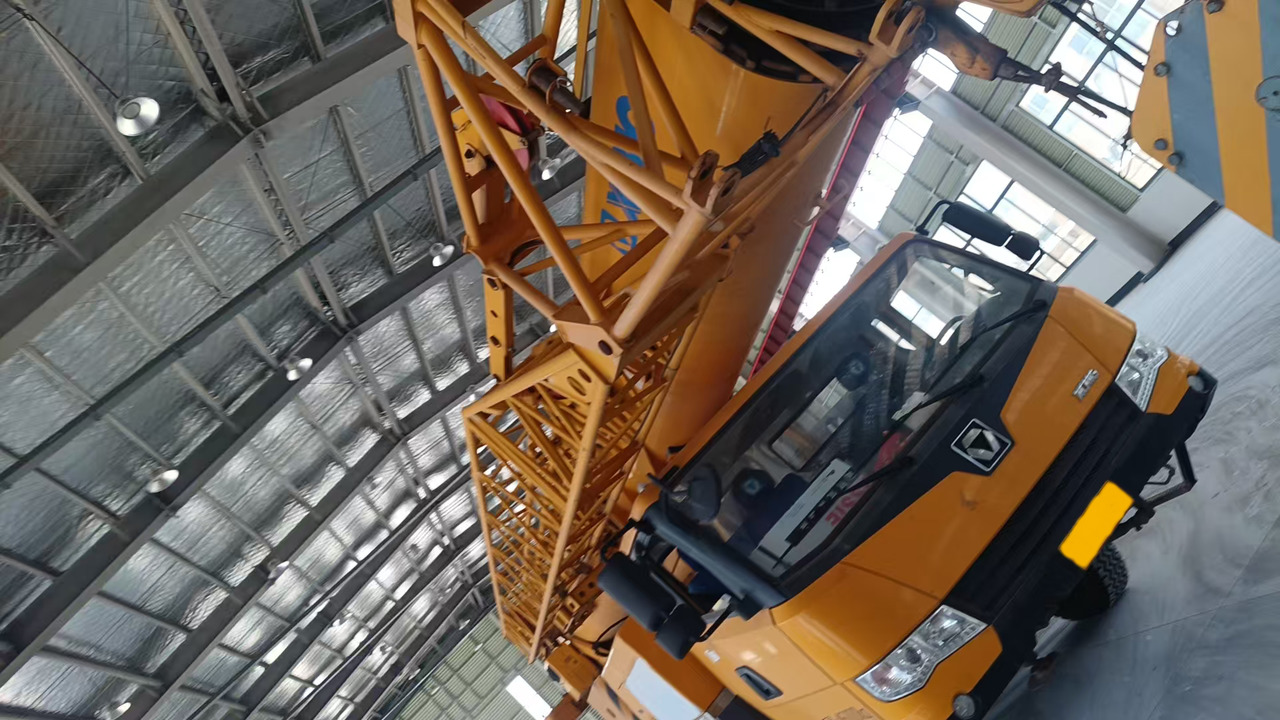 XCMG Official Second Hand 70 Ton Mobile Crane QY70K5D_1 Truck Mounted Crane - Мобильный кран: фото 4 XCMG Official Second Hand 70 Ton Mobile Crane QY70K5D_1 Truck Mounted Crane - Мобильный кран: фото 4