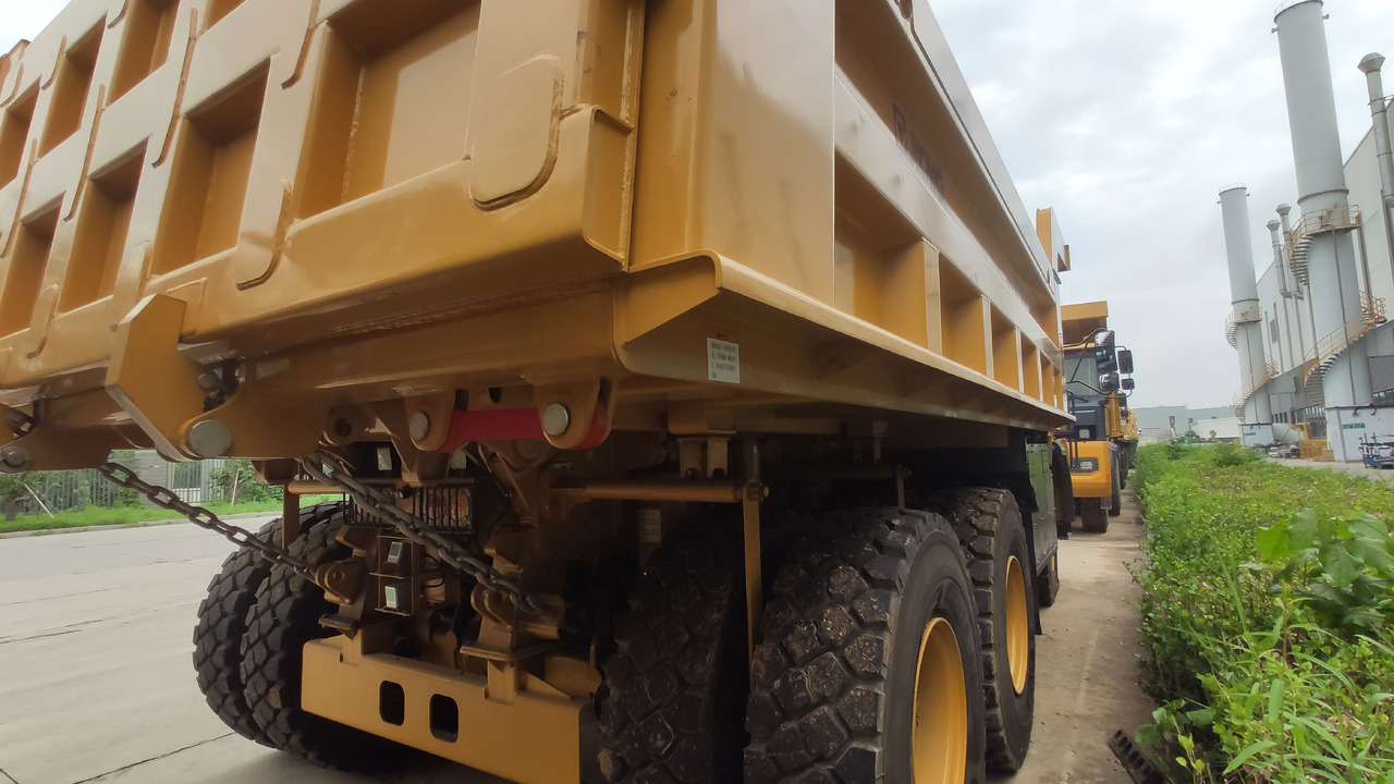 XCMG Official Second Hand Chinese Tipper Truck 72 Ton XDR80TE Mining Dump Truck Price - Внедорожный самосвал: фото 4 XCMG Official Second Hand Chinese Tipper Truck 72 Ton XDR80TE Mining Dump Truck Price - Внедорожный самосвал: фото 4