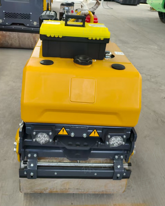 XCMG XMR083 light mini double drum 1 ton vibratory compactor - Каток тротуарный: фото 5 XCMG XMR083 light mini double drum 1 ton vibratory compactor - Каток тротуарный: фото 5
