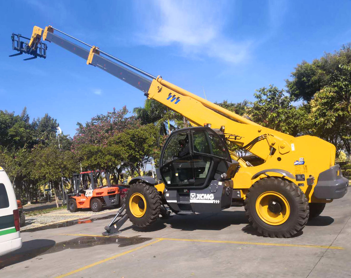 XCMG XTF1256K 5.4ton used diesel forklift loader telehandler for sale - Телескопический погрузчик: фото 3 XCMG XTF1256K 5.4ton used diesel forklift loader telehandler for sale - Телескопический погрузчик: фото 3