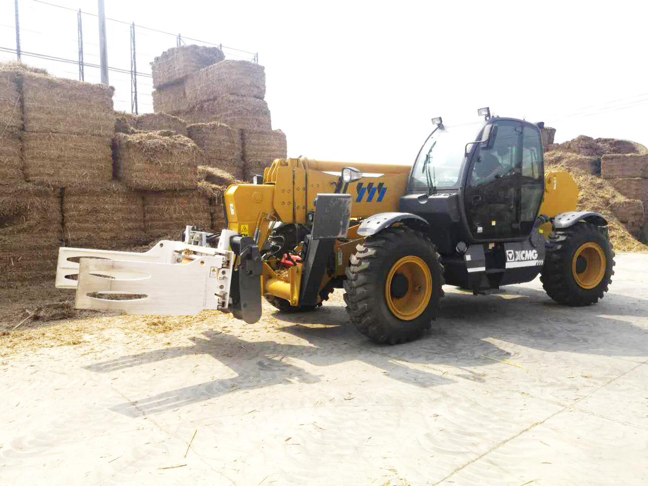 XCMG XTF1256K 5.4ton used diesel forklift loader telehandler for sale - Телескопический погрузчик: фото 2 XCMG XTF1256K 5.4ton used diesel forklift loader telehandler for sale - Телескопический погрузчик: фото 2