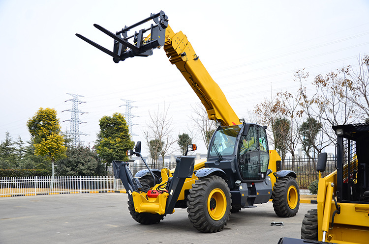 XCMG second hand telescopic boom forklift telehandler XC6-2506E price - Телескопический погрузчик: фото 3 XCMG second hand telescopic boom forklift telehandler XC6-2506E price - Телескопический погрузчик: фото 3