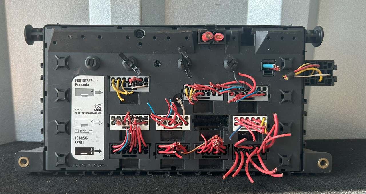 DAF XF 106 FUSE BOX - Предохранитель: фото 2 DAF XF 106 FUSE BOX - Предохранитель: фото 2