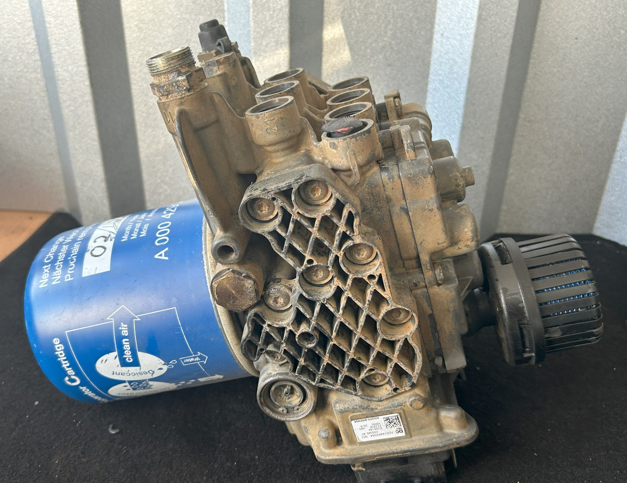 MERCEDES-BENZ AROCS MP4 EAPU AIR DRYER - Детали тормозной системы для Грузовиков: фото 4 MERCEDES-BENZ AROCS MP4 EAPU AIR DRYER - Детали тормозной системы для Грузовиков: фото 4