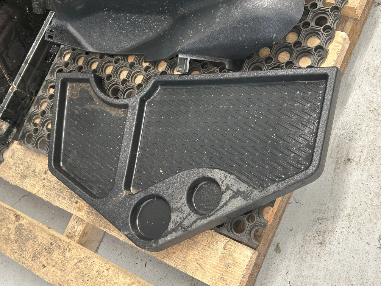 MERCEDES-BENZ KOMPLETNA PRZEKŁADKA WNĘTRZA - DESKA KONSOLA DO ANGLIKA MERCEDES AROCS MP4 - Кабина: фото 3 MERCEDES-BENZ KOMPLETNA PRZEKŁADKA WNĘTRZA - DESKA KONSOLA DO ANGLIKA MERCEDES AROCS MP4 - Кабина: фото 3