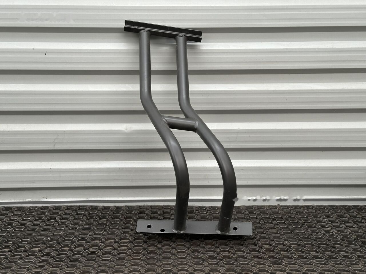 WSPORNIK STOPNIA / STEP SUPPORT IVECO EUROCARGO - Кабина и интерьер для Грузовиков: фото 1 WSPORNIK STOPNIA / STEP SUPPORT IVECO EUROCARGO - Кабина и интерьер для Грузовиков: фото 1