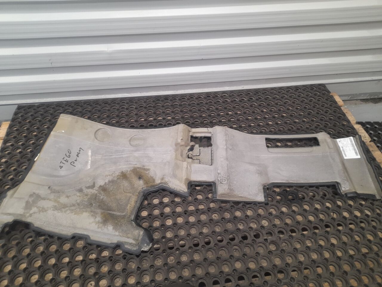 WYŁADZINA KABINY L Mercedes-Benz ATEGO A9406803503 - Кабина и интерьер для Грузовиков: фото 2 WYŁADZINA KABINY L Mercedes-Benz ATEGO A9406803503 - Кабина и интерьер для Грузовиков: фото 2