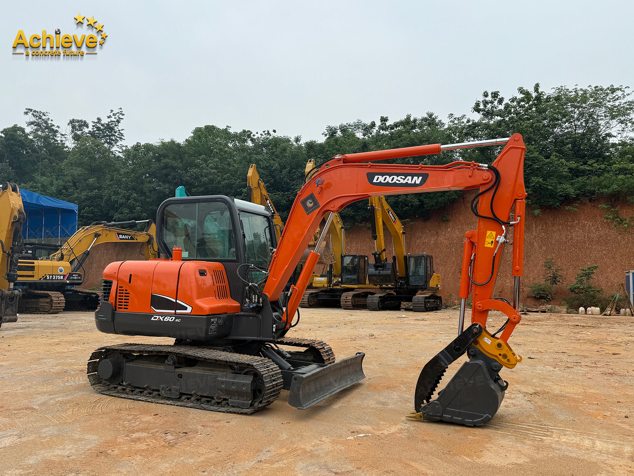 DOOSAN Diwanlun DX60-9 Excavator 38.9(52.1)/2100kW(HP) / rpm D24C 0.23m3 5700kg 4.2+2.8Ton 【ACHIEVE】 TOP CONDITION!!! - Гусеничный экскаватор: фото 1 DOOSAN Diwanlun DX60-9 Excavator 38.9(52.1)/2100kW(HP) / rpm D24C 0.23m3 5700kg 4.2+2.8Ton 【ACHIEVE】 TOP CONDITION!!! - Гусеничный экскаватор: фото 1