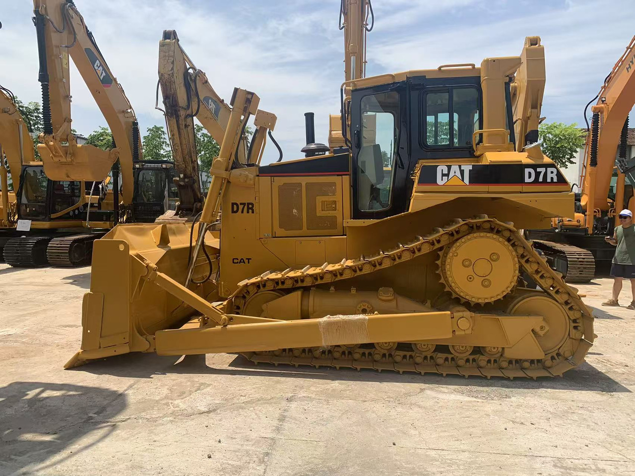 Caterpillar Tracked Tractor CAT D6R, D7R, D8R with Triangle Track - Бульдозер: фото 2 Caterpillar Tracked Tractor CAT D6R, D7R, D8R with Triangle Track - Бульдозер: фото 2