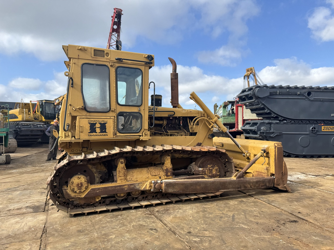 Caterpillar Used Bulldozer CAT D6D Good Price Tracked Tractor - Бульдозер: фото 2 Caterpillar Used Bulldozer CAT D6D Good Price Tracked Tractor - Бульдозер: фото 2